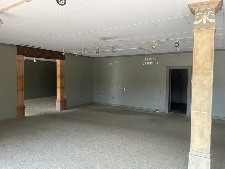 7612-7628 N Western Ave, Oklahoma City, OK for lease - Interior Photo - Image 3 of 7