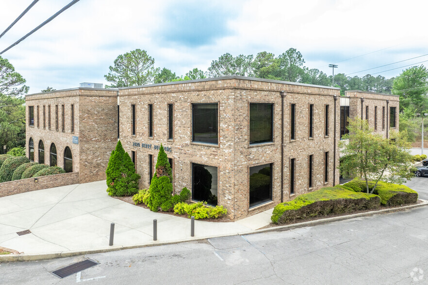 2820 Columbiana Rd, Birmingham, AL for lease - Building Photo - Image 1 of 5