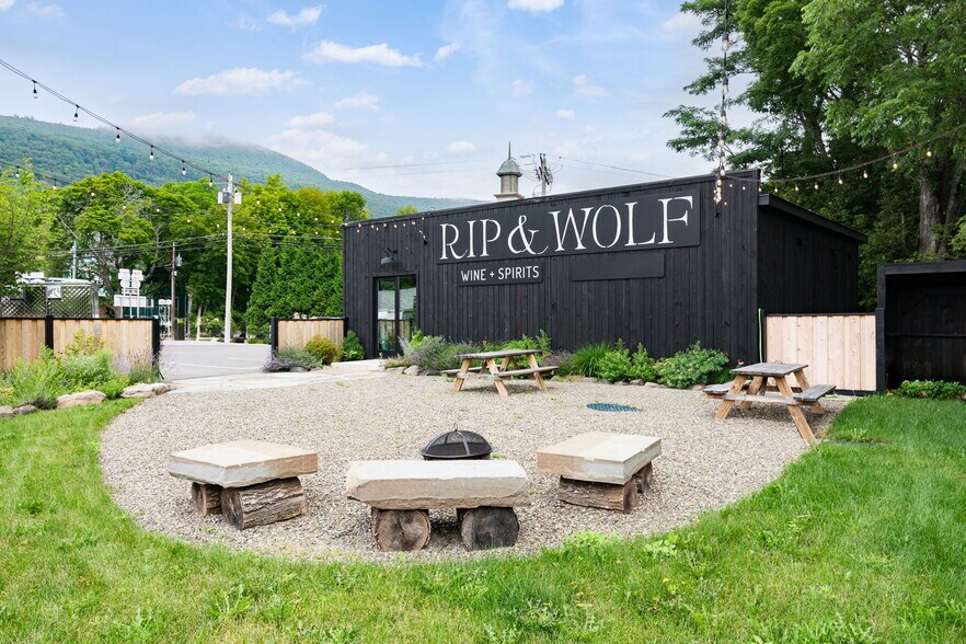 734 NY-32A, Catskill, NY à vendre - Photo principale - Image 1 de 24