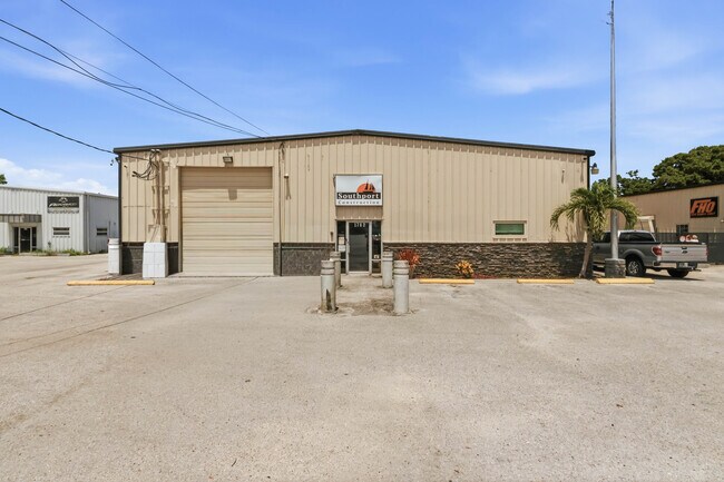 Plus de détails pour 1782 Calumet St, Clearwater, FL - Industriel à louer