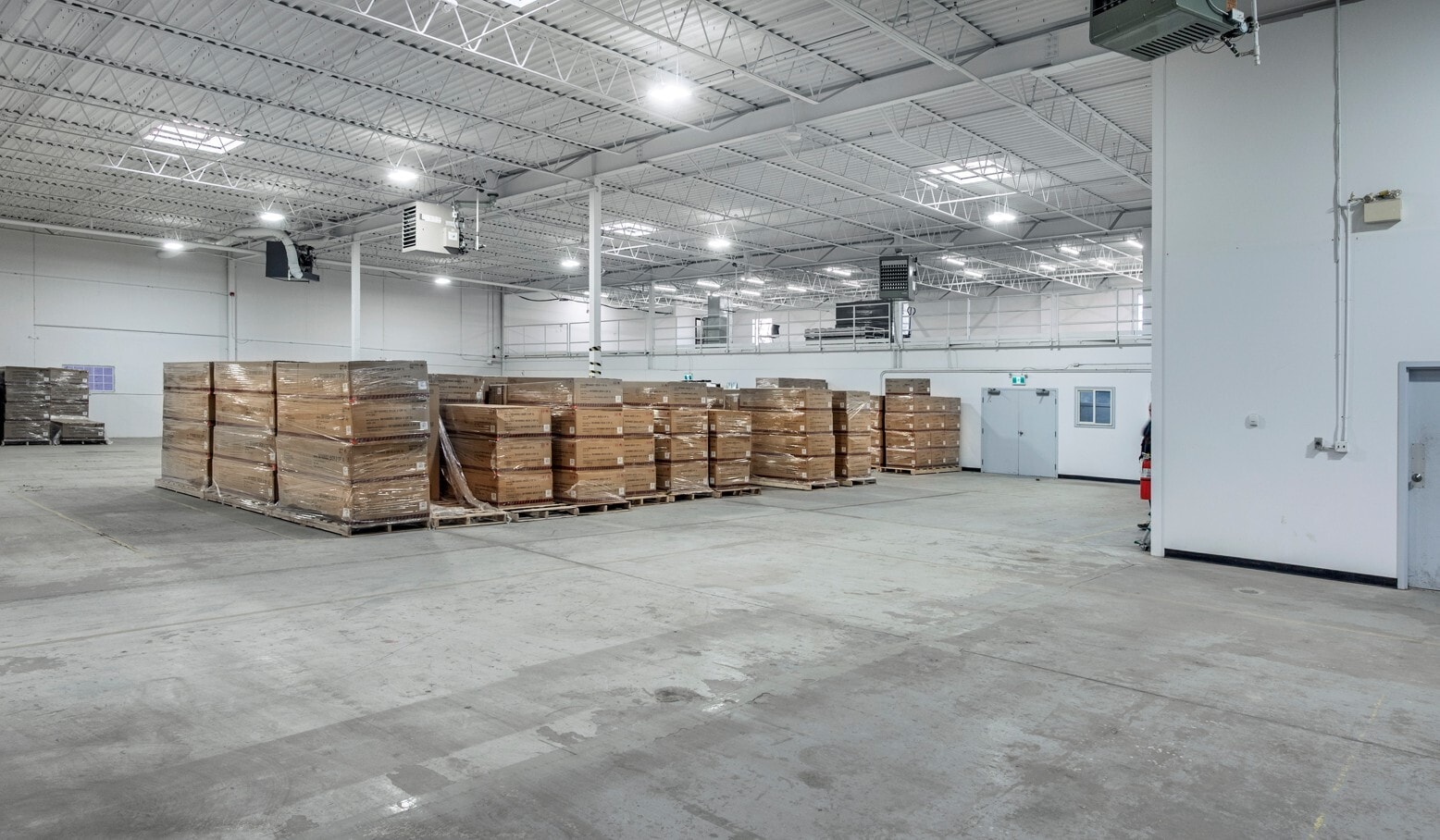 3526 26th St NE, Calgary, AB à louer Photo intérieure- Image 1 de 4