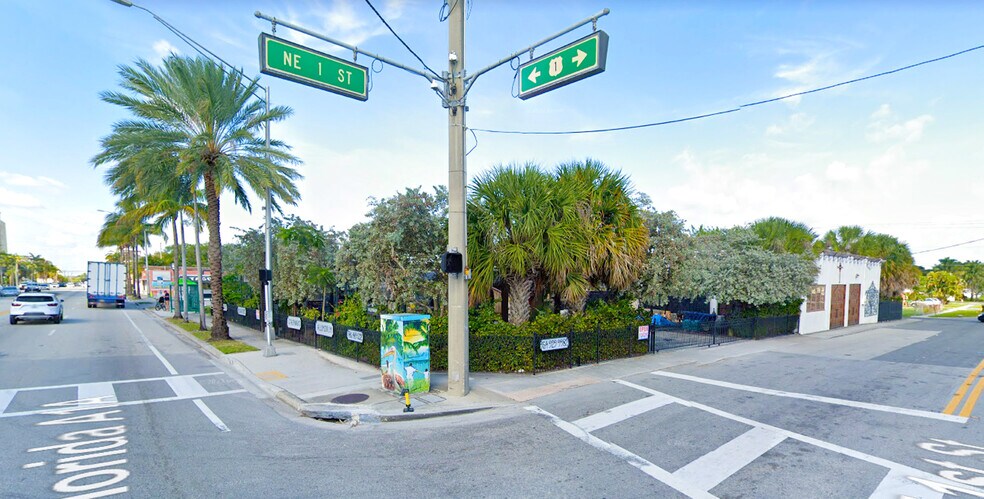 102 N Federal Hwy, Dania, FL à louer - Photo du bâtiment - Image 2 de 15