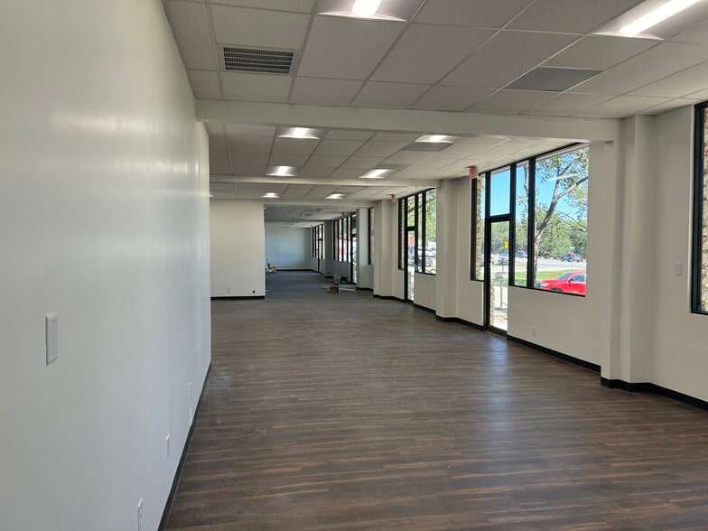 202 S C M Allen Pkwy, San Marcos, TX for lease - Interior Photo - Image 2 of 6