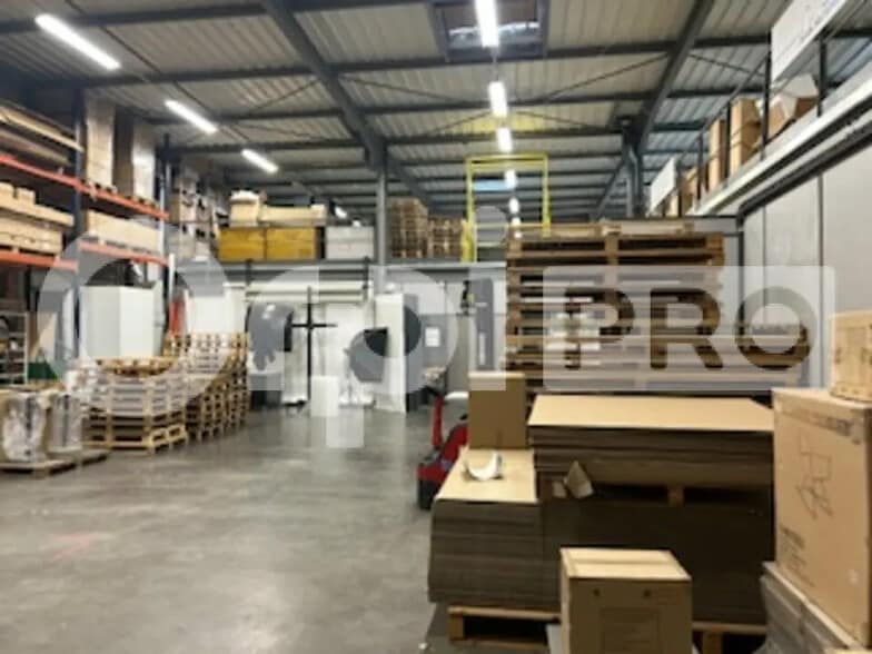 Flex in Villefranche-sur-Saône for lease - Interior Photo - Image 2 of 4