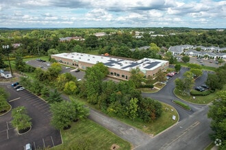 800-880 Town Center Dr, Langhorne, PA - Aérien  Vue de la carte