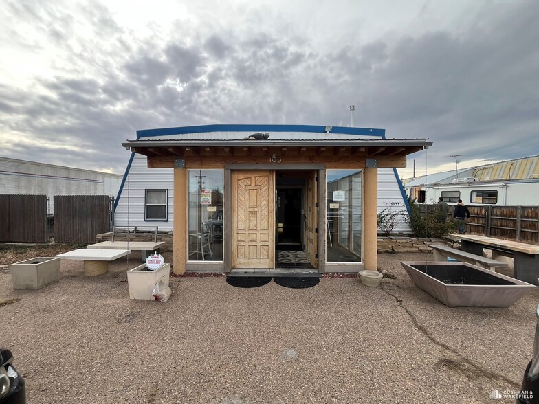 105 Turner Ave, Berthoud, CO à vendre - Photo du bâtiment - Image 2 de 11