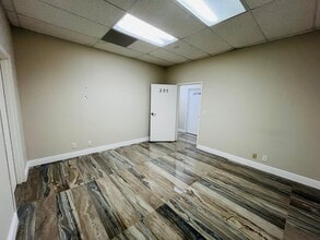 6101 W Atlantic Blvd, Margate, FL à louer Photo intérieure- Image 2 de 3