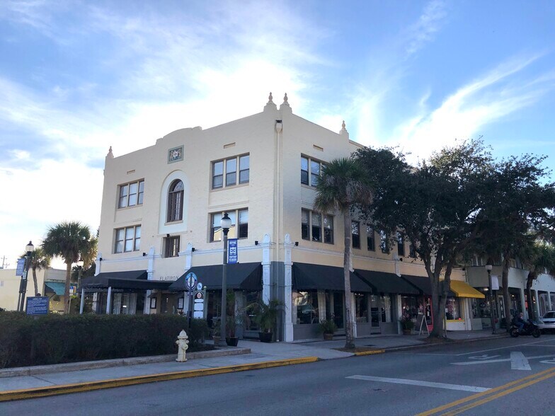 927 E New Haven Ave, Melbourne, FL à louer - Photo du bâtiment - Image 2 de 14