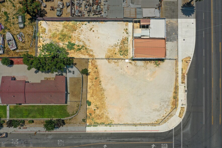 2350 N Main St, Riverside, CA à vendre - Photo du bâtiment - Image 3 de 15