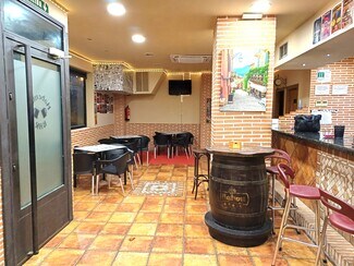 Plus de détails pour Multi-résidentiel à vendre