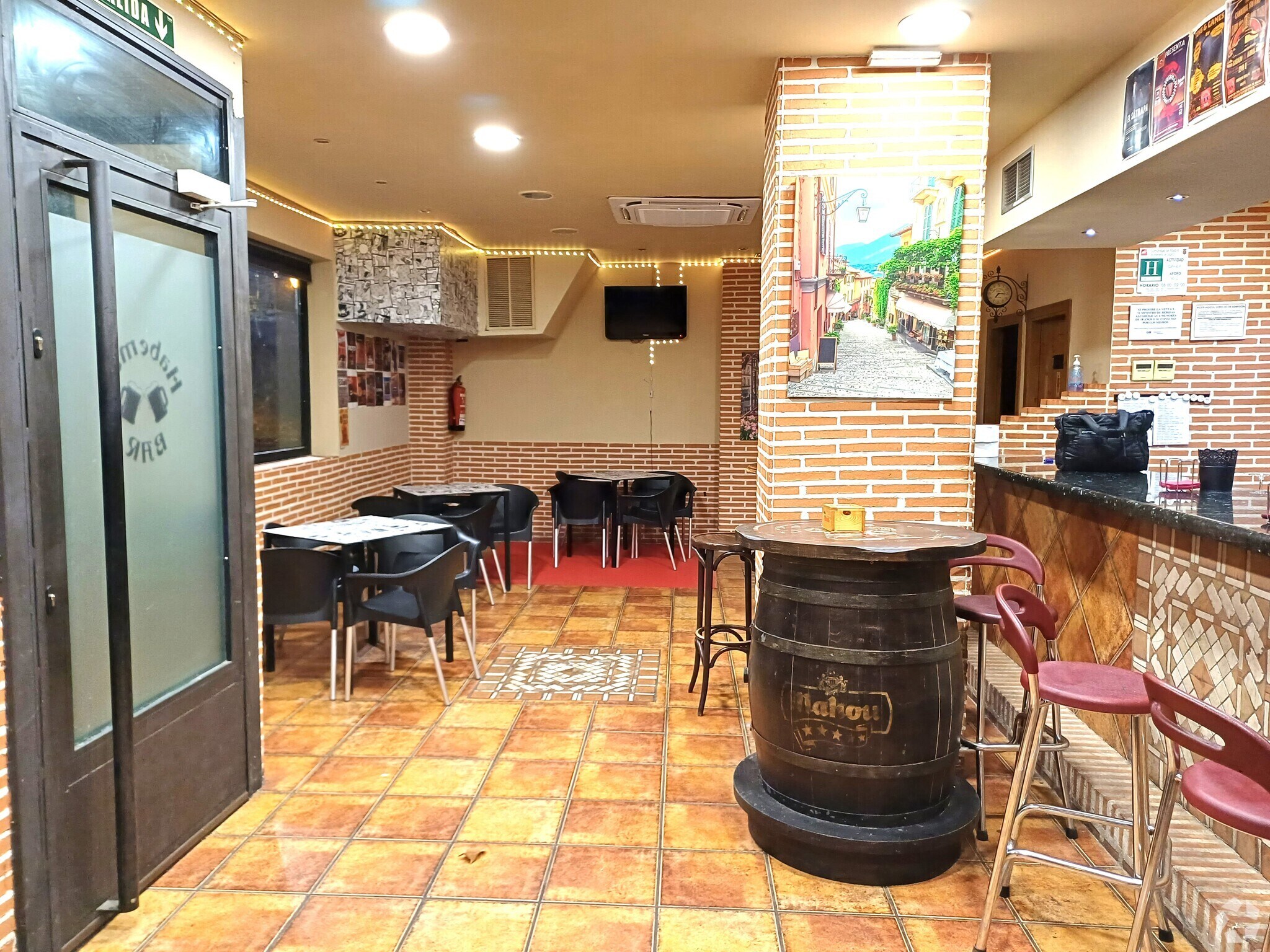 Multifamily in Daganzo de Arriba, Madrid for sale Interior Photo- Image 1 of 2