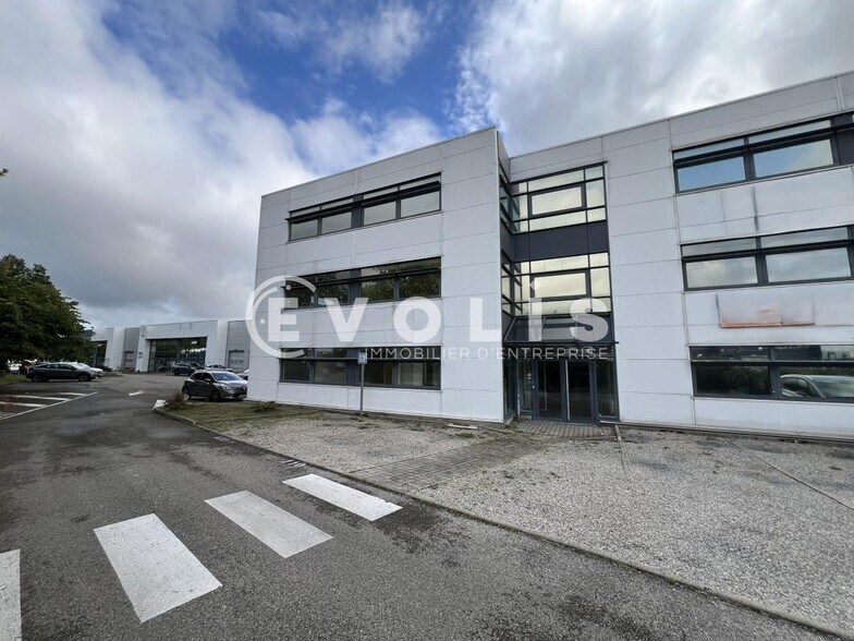 81-83 Rue Elisée Reclus, Décines-Charpieu for lease - Building Photo - Image 3 of 28