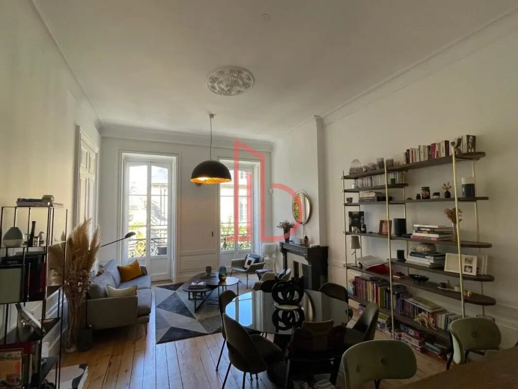 Office in Bordeaux for sale Interior Photo- Image 1 of 7