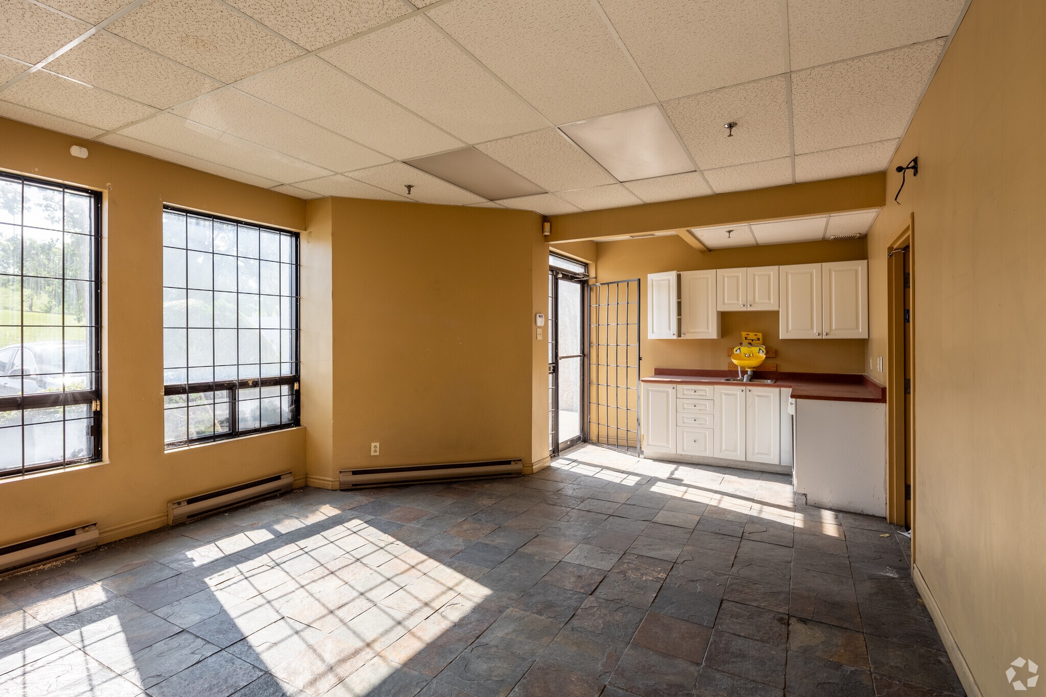 9681-9725 Rue Clément, Montréal, QC for lease Interior Photo- Image 1 of 3