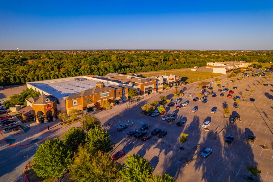 205 E FM 544 Hwy, Murphy, TX à louer - Photo du bâtiment - Image 1 de 6