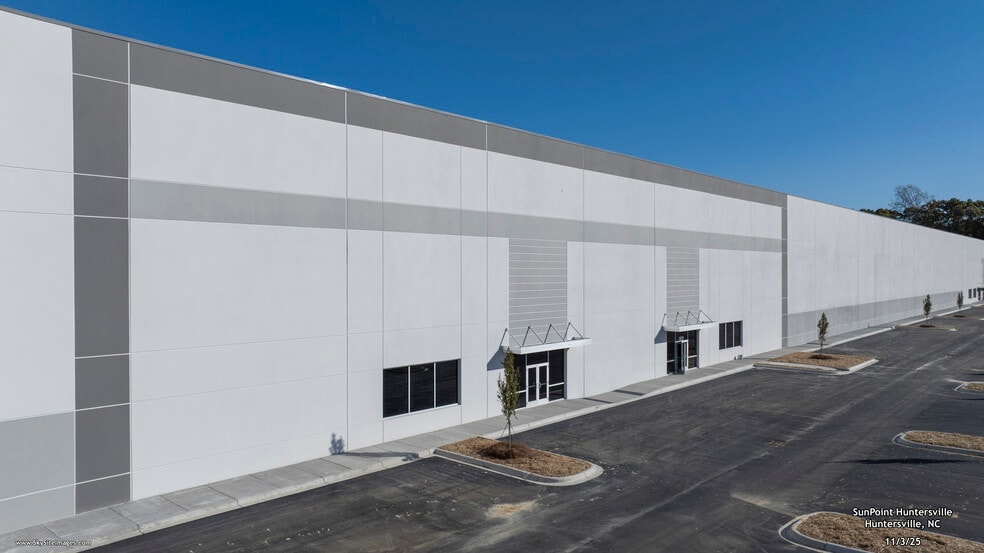 11006 Mount Holly Huntersville Rd, Huntersville, NC for lease - Building Photo - Image 2 of 5