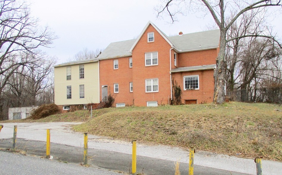 7720 Belair Rd, Baltimore, MD à vendre - Photo du bâtiment - Image 2 de 4