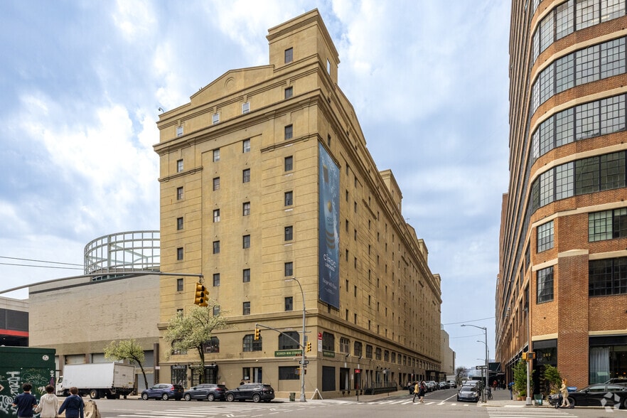 610 W 26th St, New York, NY for lease - Building Photo - Image 1 of 14