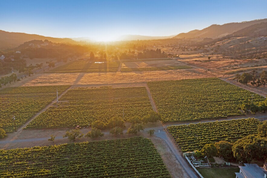 125 Cristo Ln, Santa Rosa, CA à vendre - Photo du bâtiment - Image 2 de 100