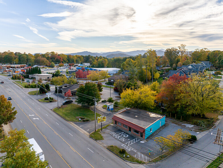 1997 Hendersonville Rd, Asheville, NC à vendre - A rien - Image 3 de 30