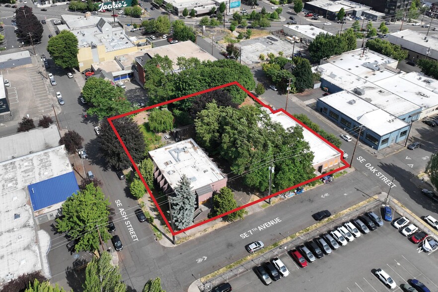 200-234 SE 7th Ave, Portland, OR for sale - Primary Photo - Image 1 of 3