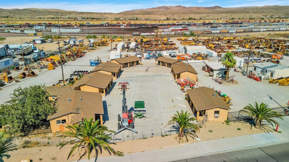 1701 W Main St, Barstow, CA à vendre - Photo du bâtiment - Image 2 de 14