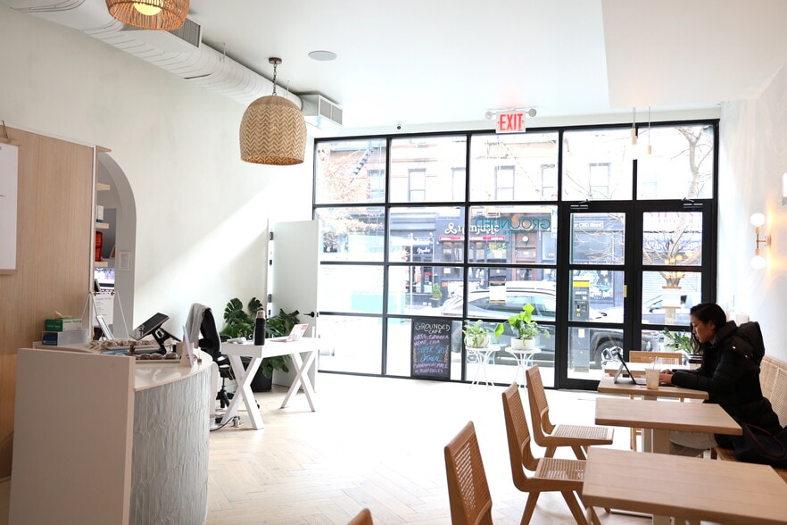5th Ave between Union and Sackett St, Brooklyn, NY for lease - Interior Photo - Image 1 of 14