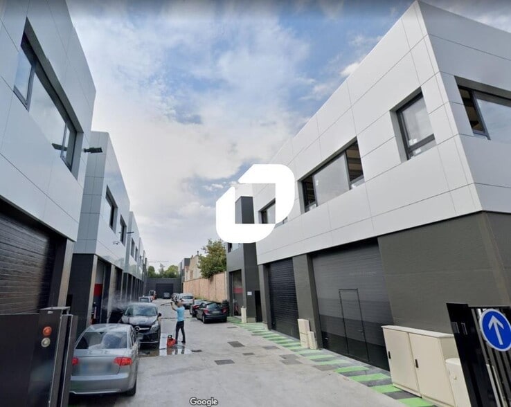 Flex in Romainville for lease - Building Photo - Image 1 of 5