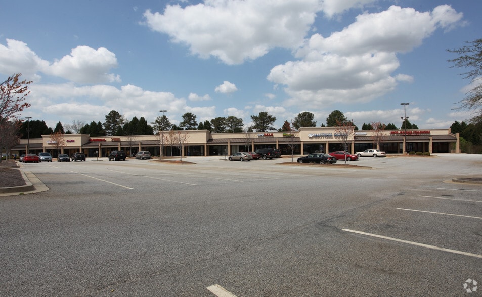100 Willow Ln, McDonough, GA for lease - Building Photo - Image 1 of 3