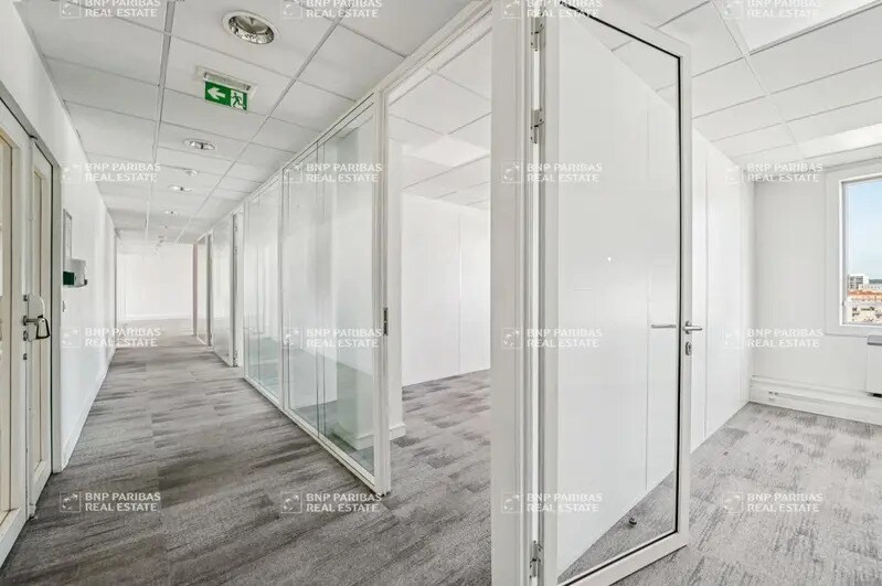 Office in Boulogne-Billancourt for lease - Interior Photo - Image 2 of 16