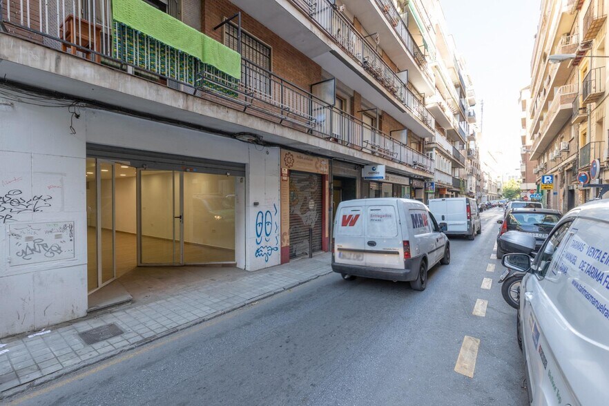 Calle Almona de San Juan de Dios, 15, Granada, Granada for sale - Building Photo - Image 2 of 21