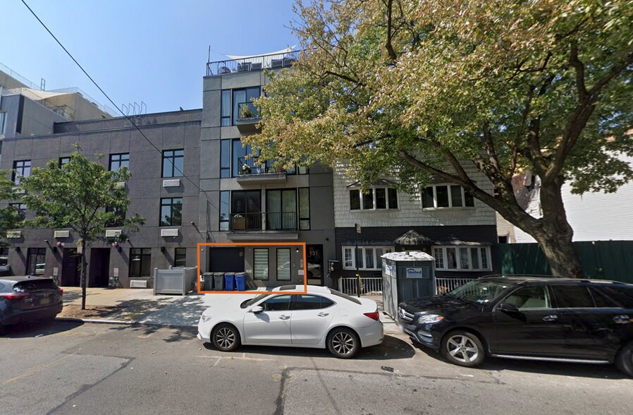 131 Kingsland Ave, Brooklyn, NY for lease - Building Photo - Image 1 of 1