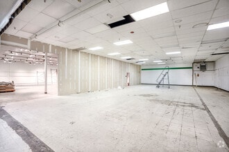 775 Lafayette Rd, Portsmouth, NH for lease Interior Photo- Image 2 of 13