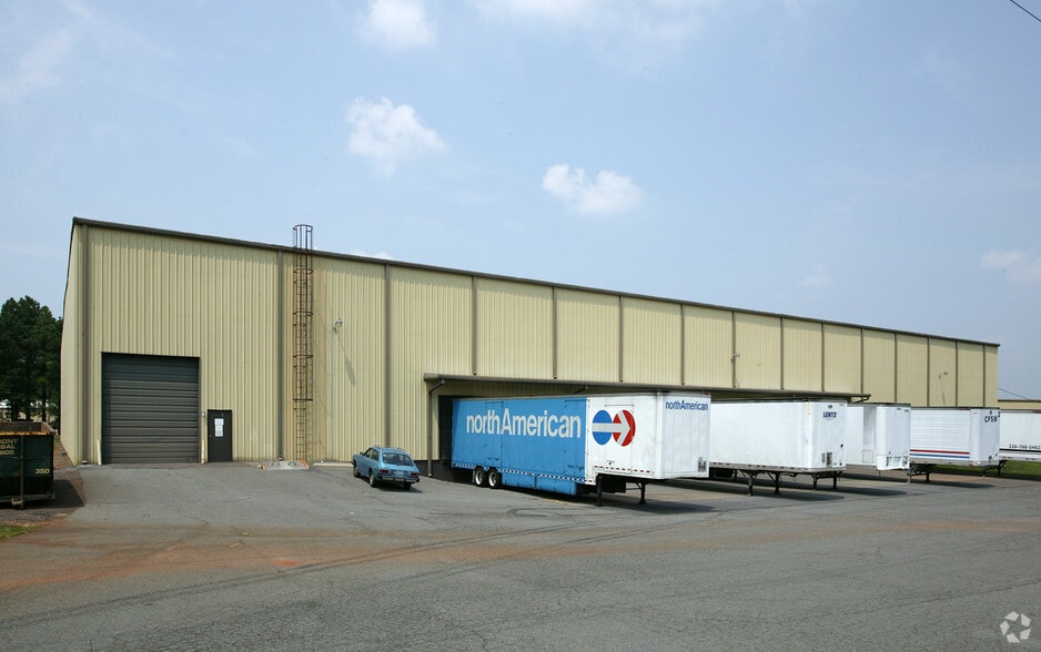 6240 Clementine Dr, Clemmons, NC for lease - Building Photo - Image 2 of 8