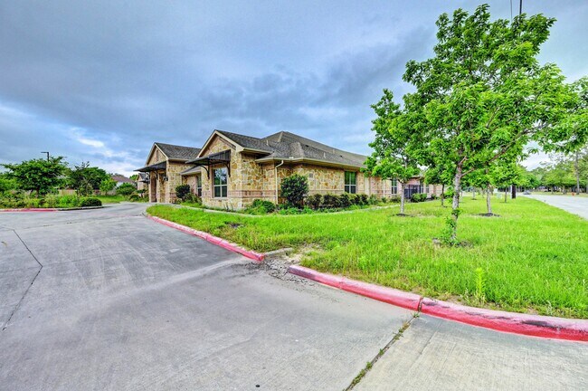 Plus de détails pour 18111 Timber Forest Dr, Humble, TX - Soins de santé à vendre