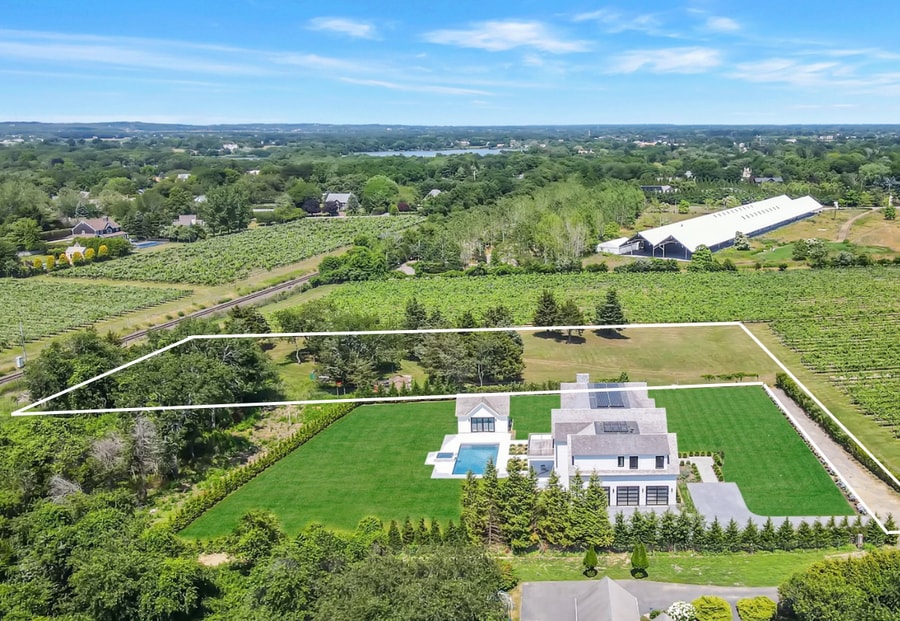 197 Montauk Hwy, Water Mill, NY for sale Primary Photo- Image 1 of 2