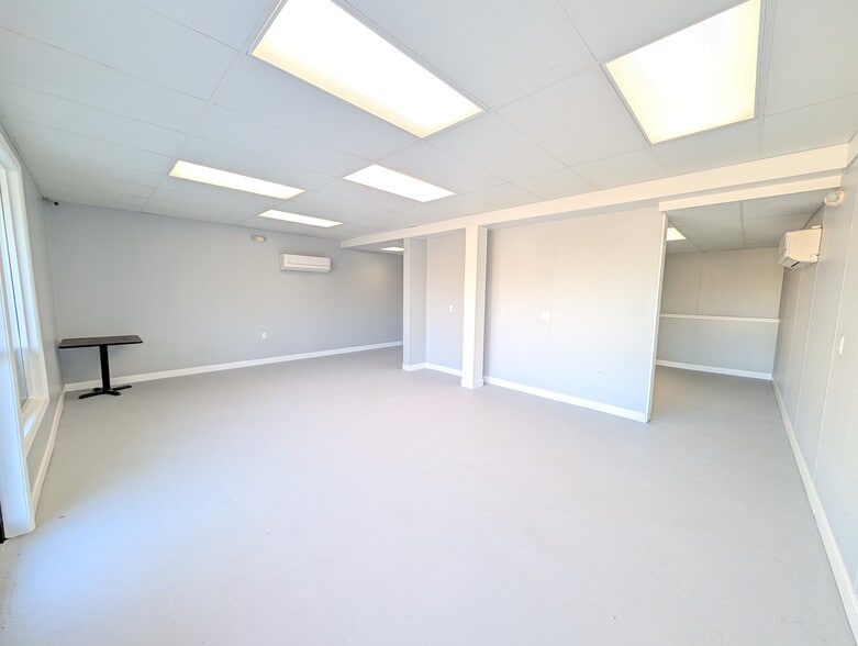 1126-1146 E Grand River Ave, Portland, MI à louer - Photo du bâtiment - Image 3 de 20