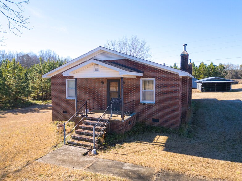 14936 C R Koon Highway, Newberry, SC à vendre - Photo du bâtiment - Image 3 de 30