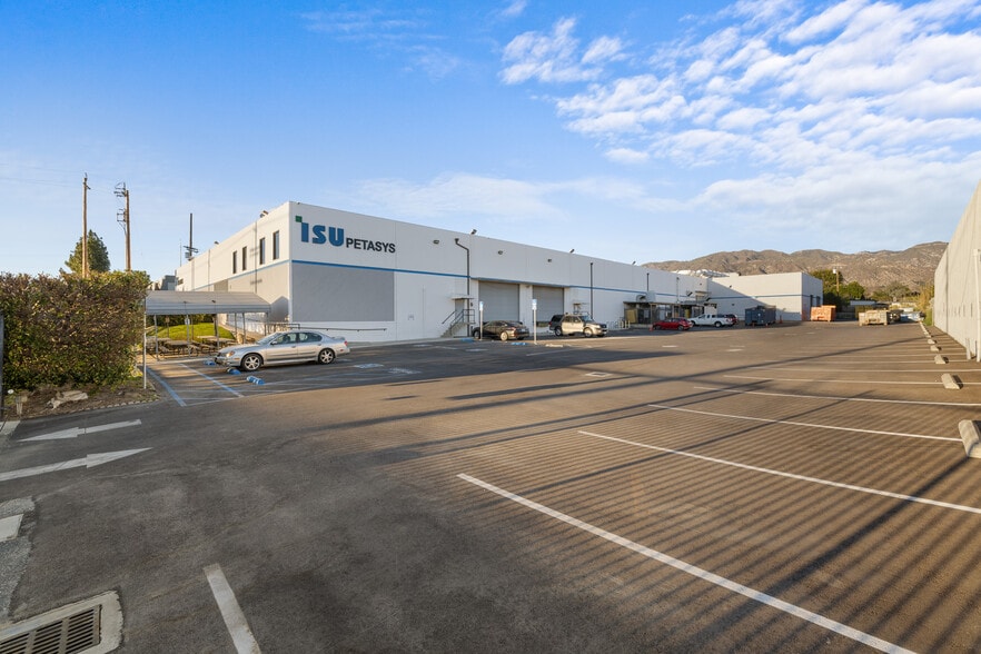 12930 Bradley Ave, Sylmar, CA for sale - Building Photo - Image 2 of 10