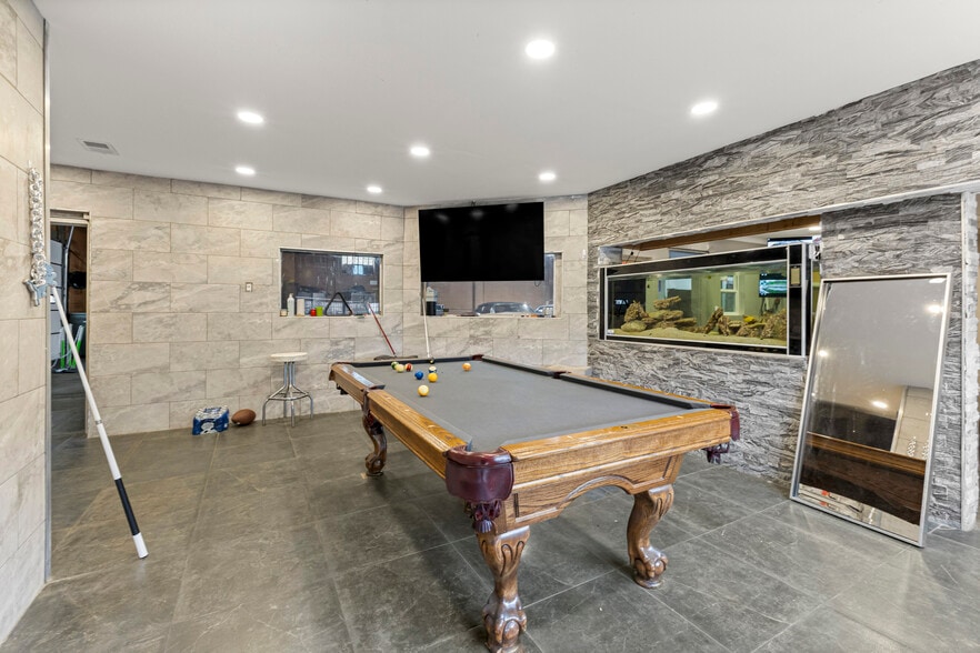 8301 W Chicago, Detroit, MI à vendre - Photo du bâtiment - Image 2 de 49