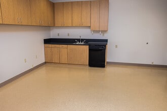 2425 Fountain View Dr, Houston, TX for lease Interior Photo- Image 2 of 4