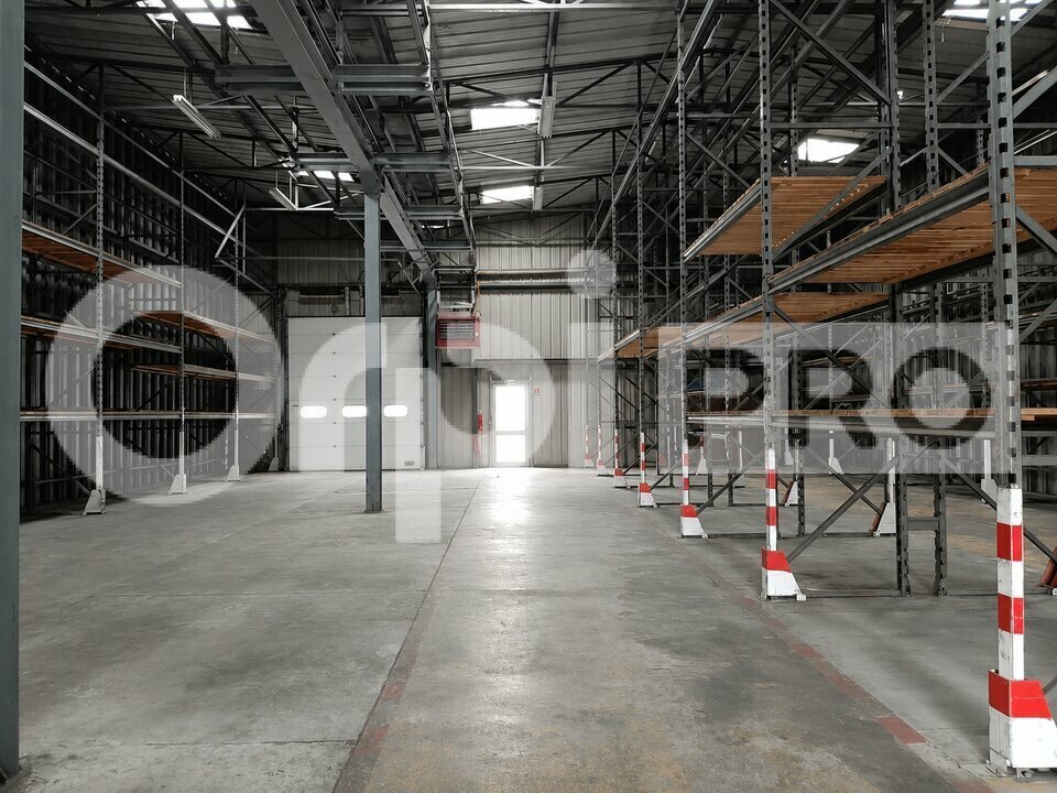Flex in Coignieres for lease Building Photo- Image 1 of 5