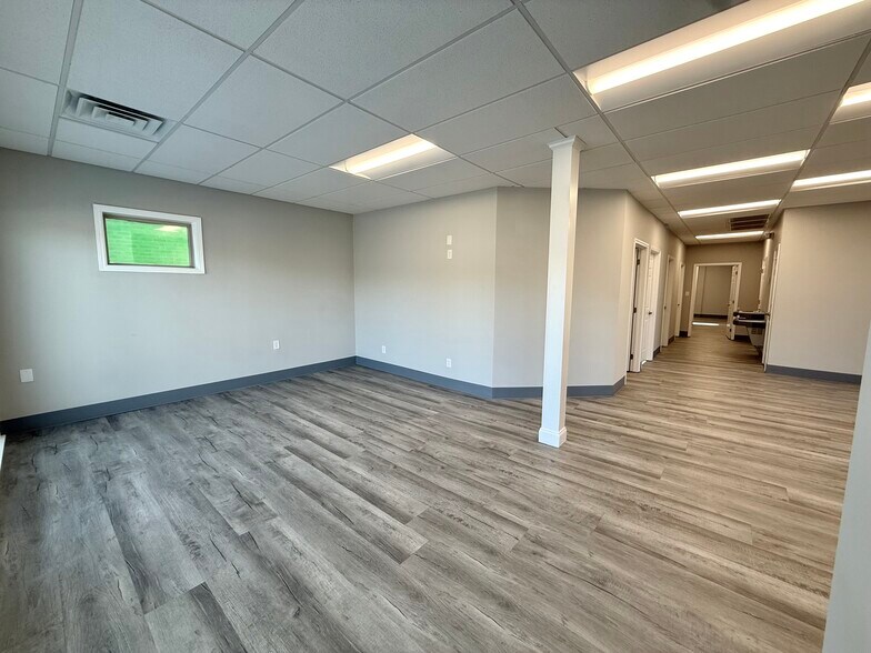 882 E Main St, Spartanburg, SC à vendre - Photo du bâtiment - Image 3 de 18