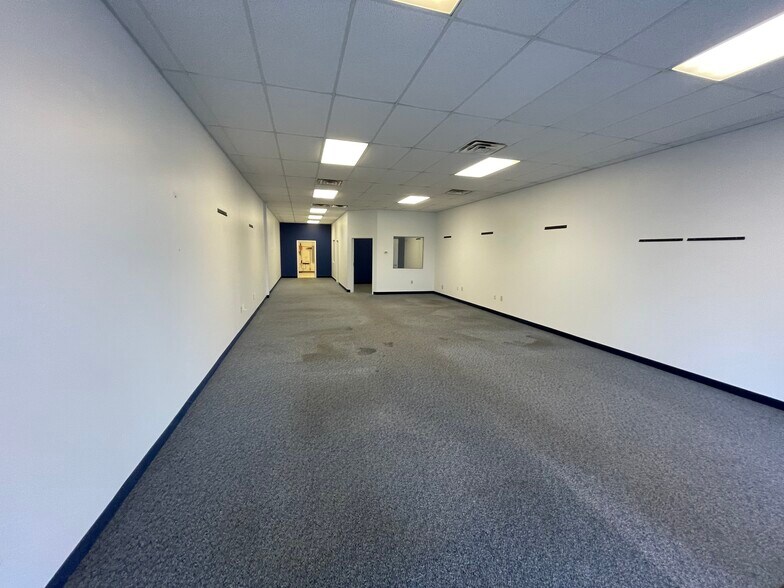 1086-1122 N State Road 267, Avon, IN for lease - Interior Photo - Image 2 of 9