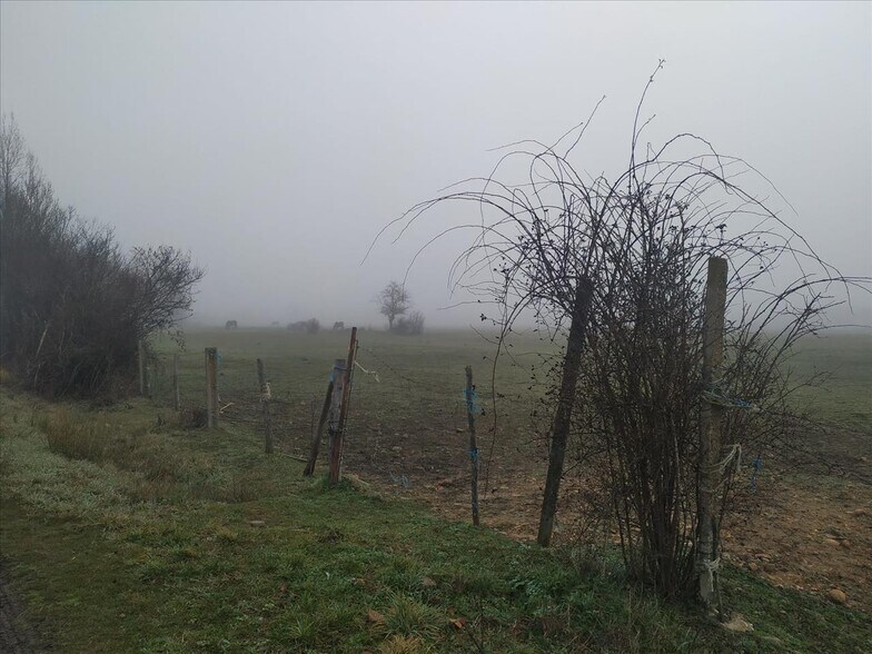 Calle los Zarzales, 19, Villaquilambre, León for sale - Primary Photo - Image 2 of 10