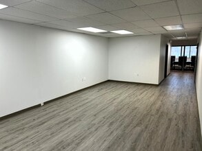 7923 Honeygo Blvd, Baltimore, MD à louer Photo intérieure- Image 1 de 14