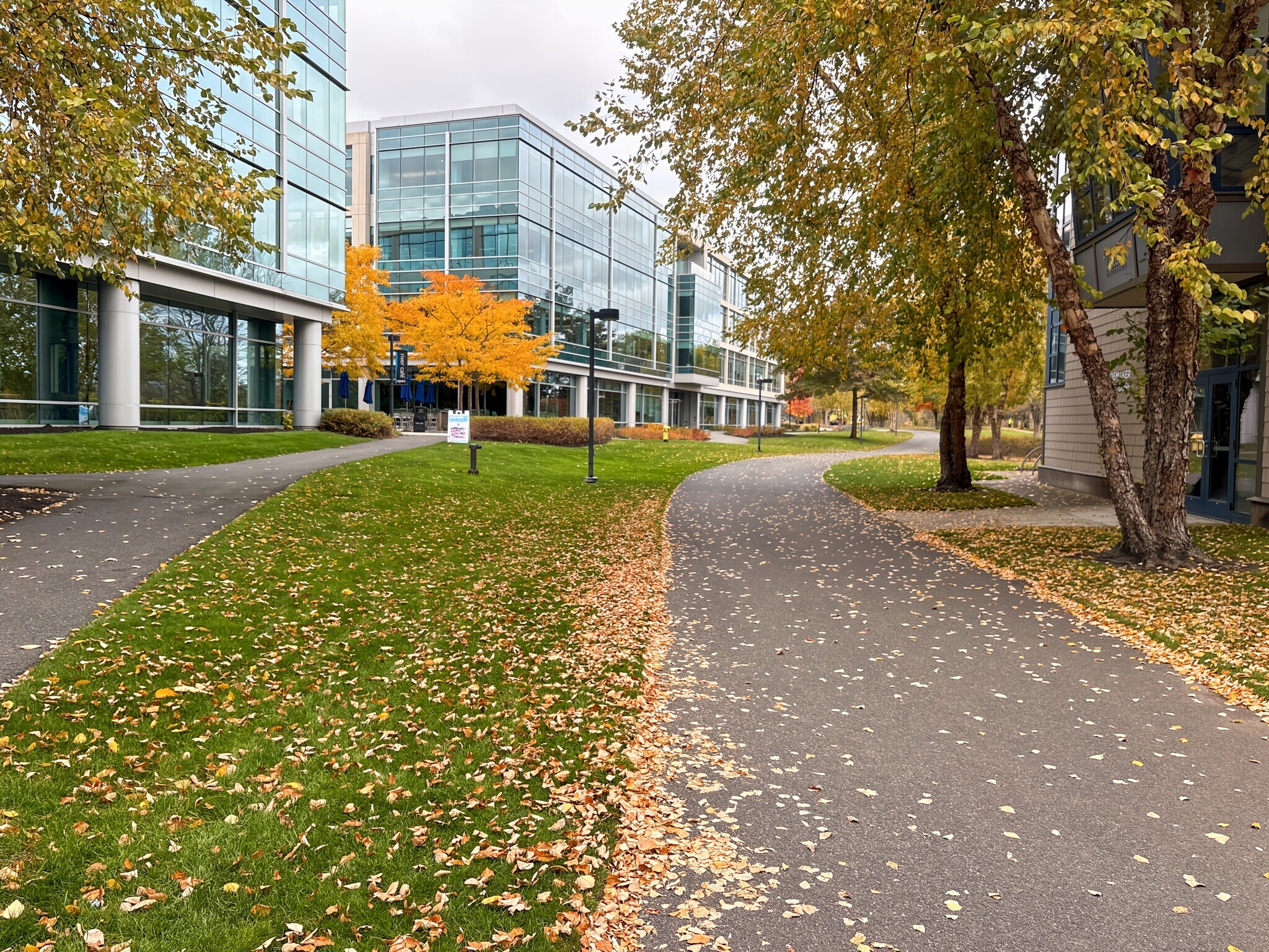 200 Rivers Edge Dr, Medford, MA à louer Photo du bâtiment- Image 1 de 18