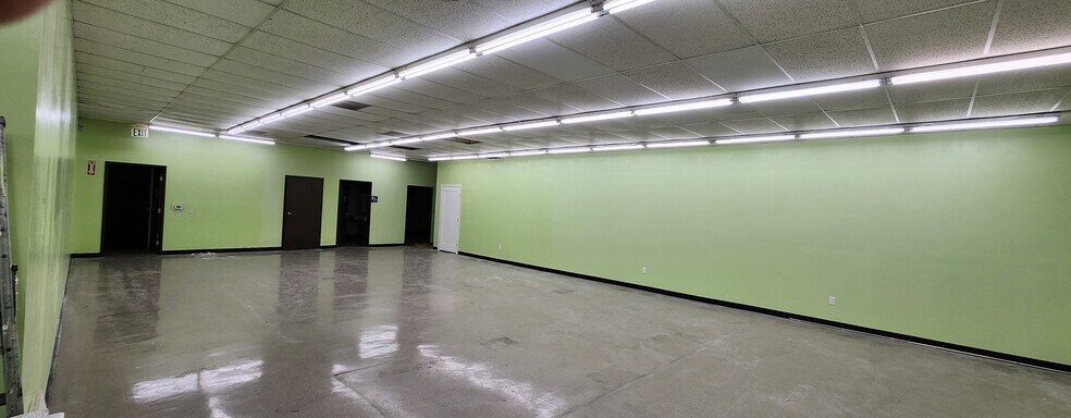 1985 W Adams Blvd, Los Angeles, CA for lease - Building Photo - Image 2 of 6