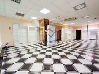 Plus de détails pour Multi-résidentiel à vendre