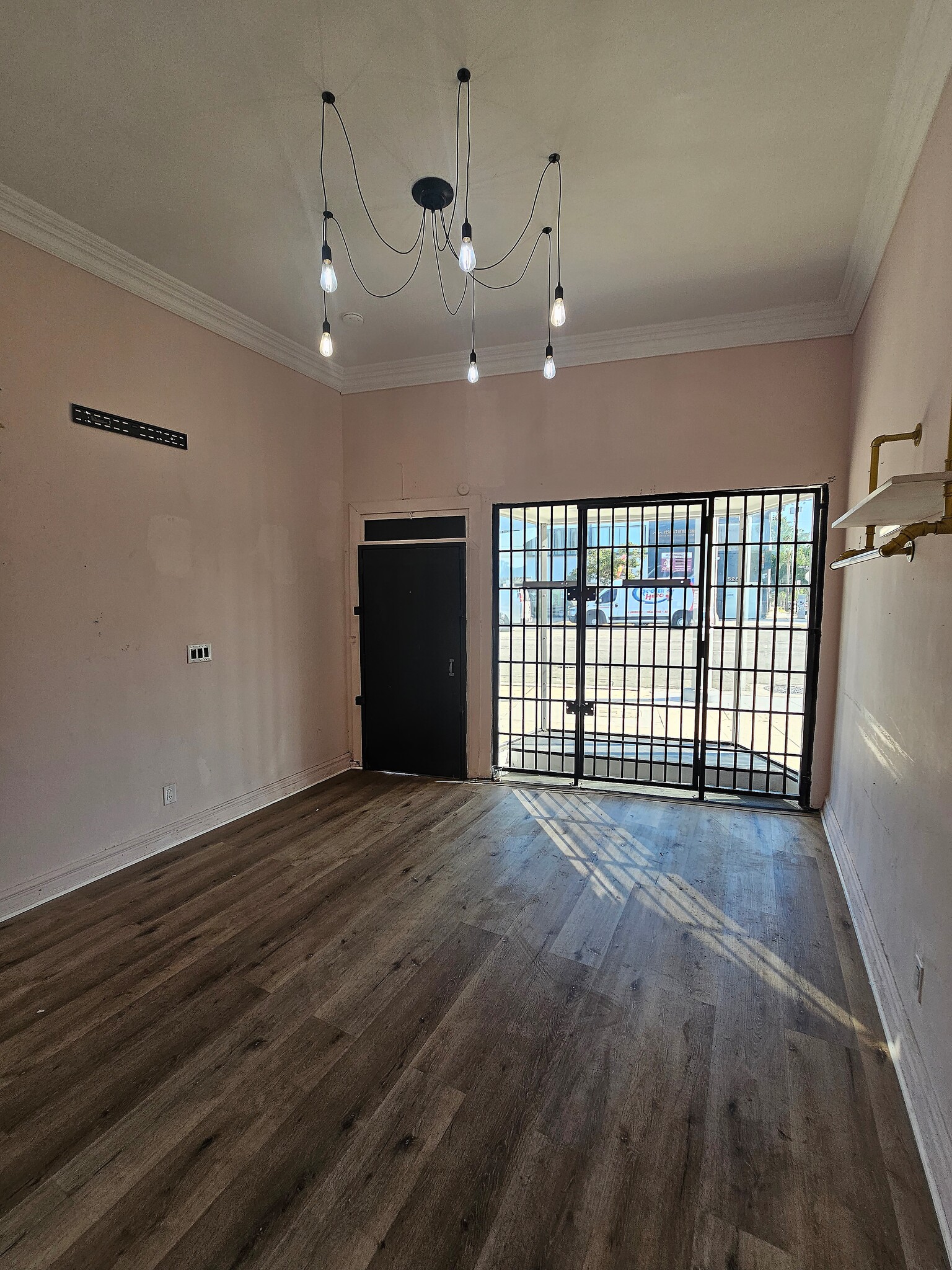 5275-5287 W Pico Blvd, Los Angeles, CA for lease Interior Photo- Image 1 of 22